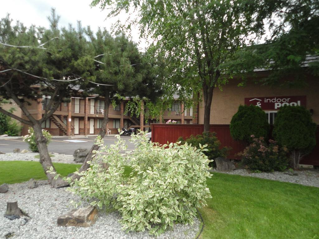 North Pointe Inn And Suites Kelowna Exteriér fotografie